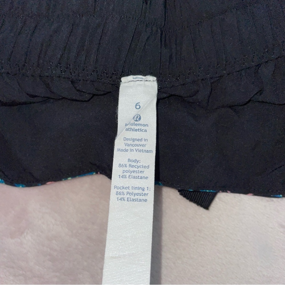 Lululemon athletic short size 6 - Picture 9 of 11